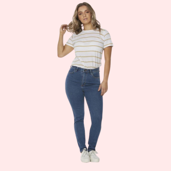 Chic Fit Noir Elegance Skinny Jeans - Image 4