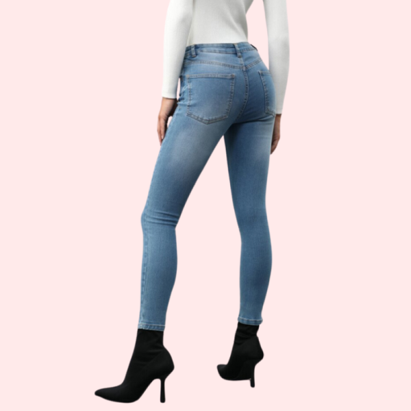 Urban Chic Slim Fit Skinny Jeans for Women - Image 3