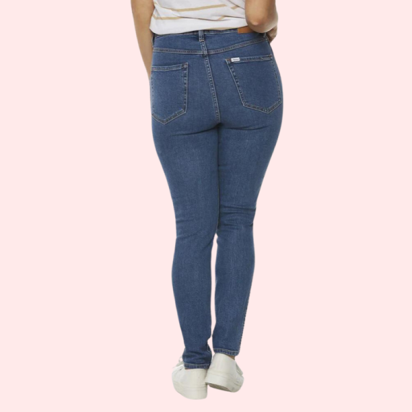 Chic Fit Noir Elegance Skinny Jeans - Image 2